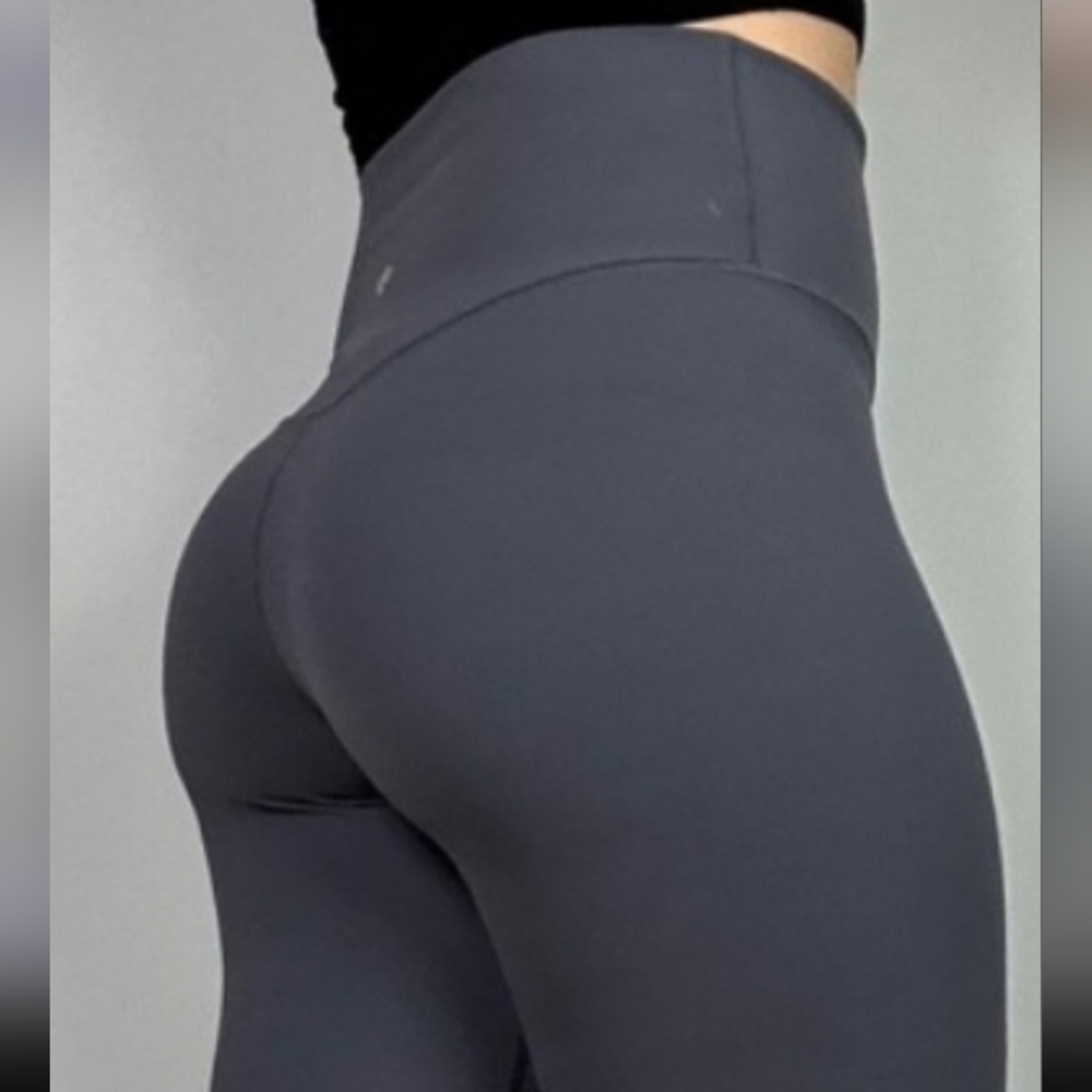 🍋 LULULEMON 🍋 Align  Size 4